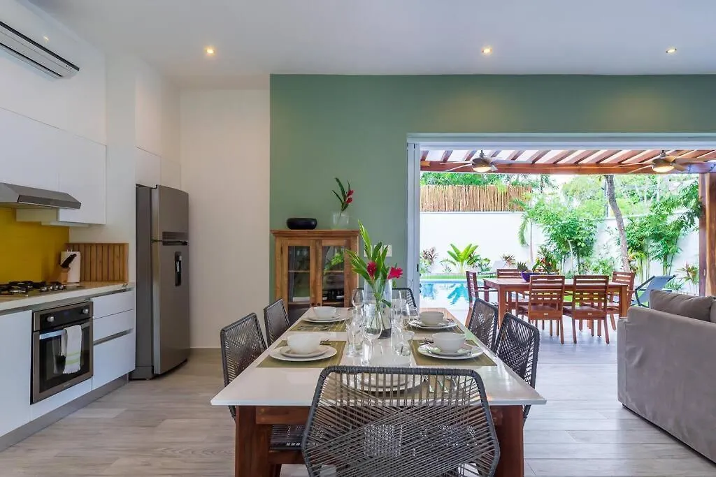 Luxury Private 3Bed Villa, Garden, Pool,Security 툴룸