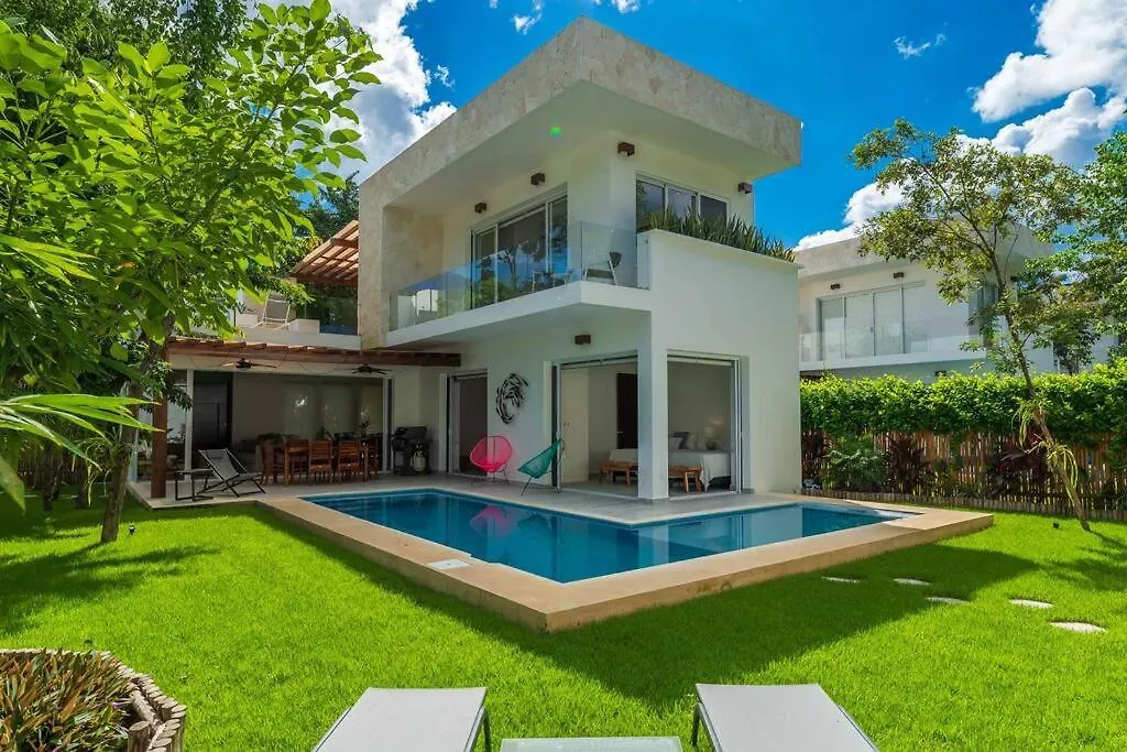 Luxury Private 3Bed Villa, Garden, Pool,Security Tulum Mexico